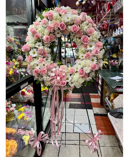 Wreath in white and pink 