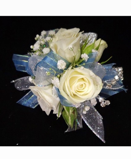 Wrist corsage mini roses