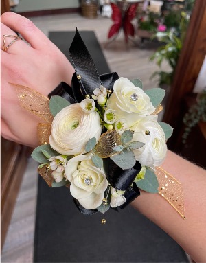 Wrist Corsage Ranunculus 