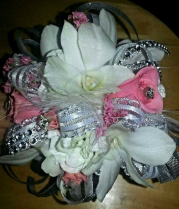 wrist corsage holder