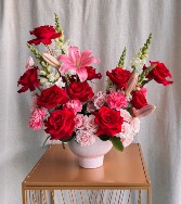 XO ARRANGEMENT  VALENTINES DAY FLOWER ARRANGEMENT in Hampstead, North Carolina | Surf City Florist