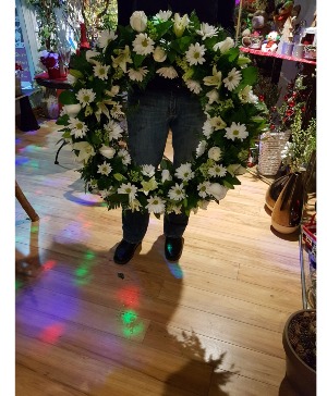 XTRA LARGE WREATH All white assorted flowers