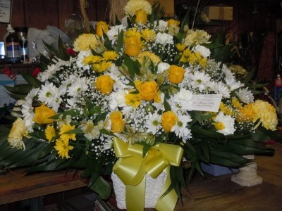 Yellow and White (TB40) Funeral Basket