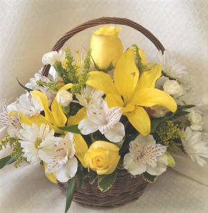 Yellow and white wicker basket Small Basket