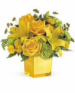 Yellow Bouquet Fresh Arrangement in Newmarket, ON | FLOWERS 'N THINGS FLOWER & GIFT SHOP