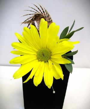 YELLOW DAISY BOUTINNIERE - IN STORE PICK UP ONLY BOUTINNIERES
