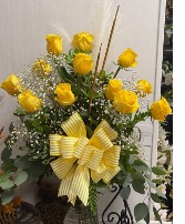 Yellow Dozen of Roses  Yellow rose arrangement 