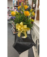Yellow Hello Mom! Mothers day