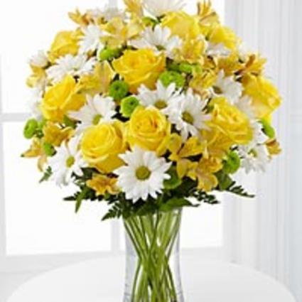 White Daisy and Rose Flower Centerpiece