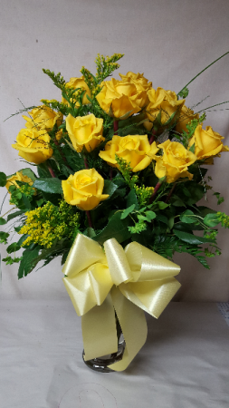 yellow sunshine roses dozen yellow roses 