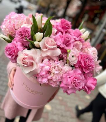 Perfectly Pink hat box  in Ozone Park, NY | Heavenly Florist