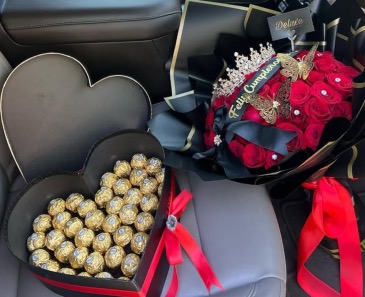 Your Throne  Perfect for a queen or king  in Kissimmee, FL | Blooms To You