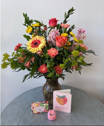 You're a Peach Gift Set  in La Grande, OR | FITZGERALD FLOWERS